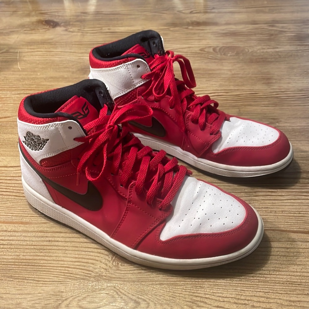 AIR JORDAN 1 RETRO HIGH BLAKE GRIFFIN MENS SIZE 10.5 RED/WHITE/BLACK